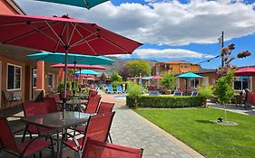 Sahara Courtyard Inn & Suites Osoyoos